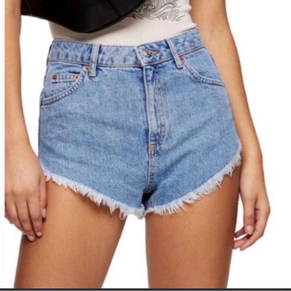 Topshop Kiri Frayed Denim Shorts – Size 4